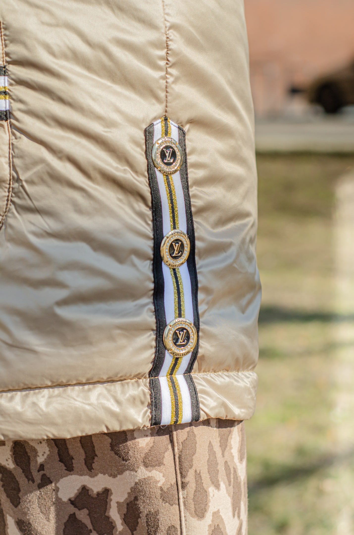 Жилет з декором великих розмірів