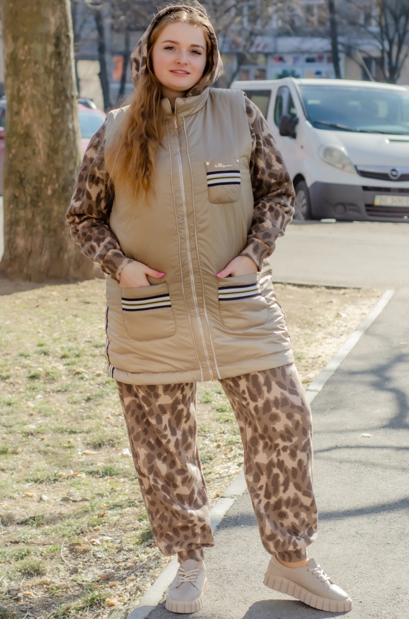 Жилет з декором великих розмірів