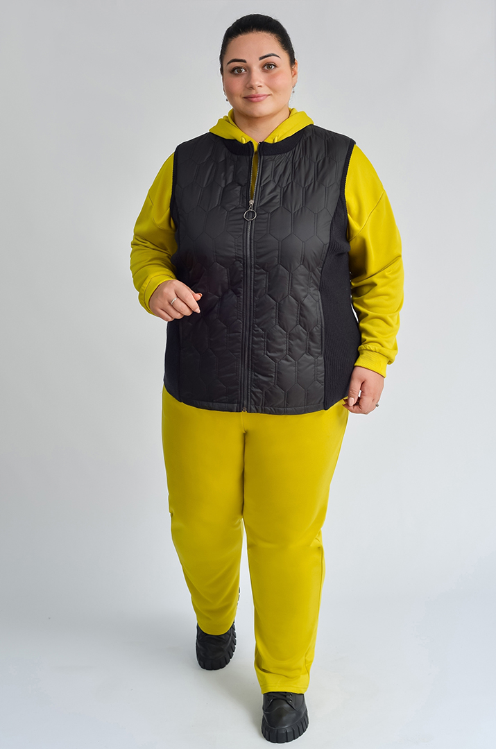 Жилет зі стьобаної плащівки з в’язаною спинкою великих розмірів