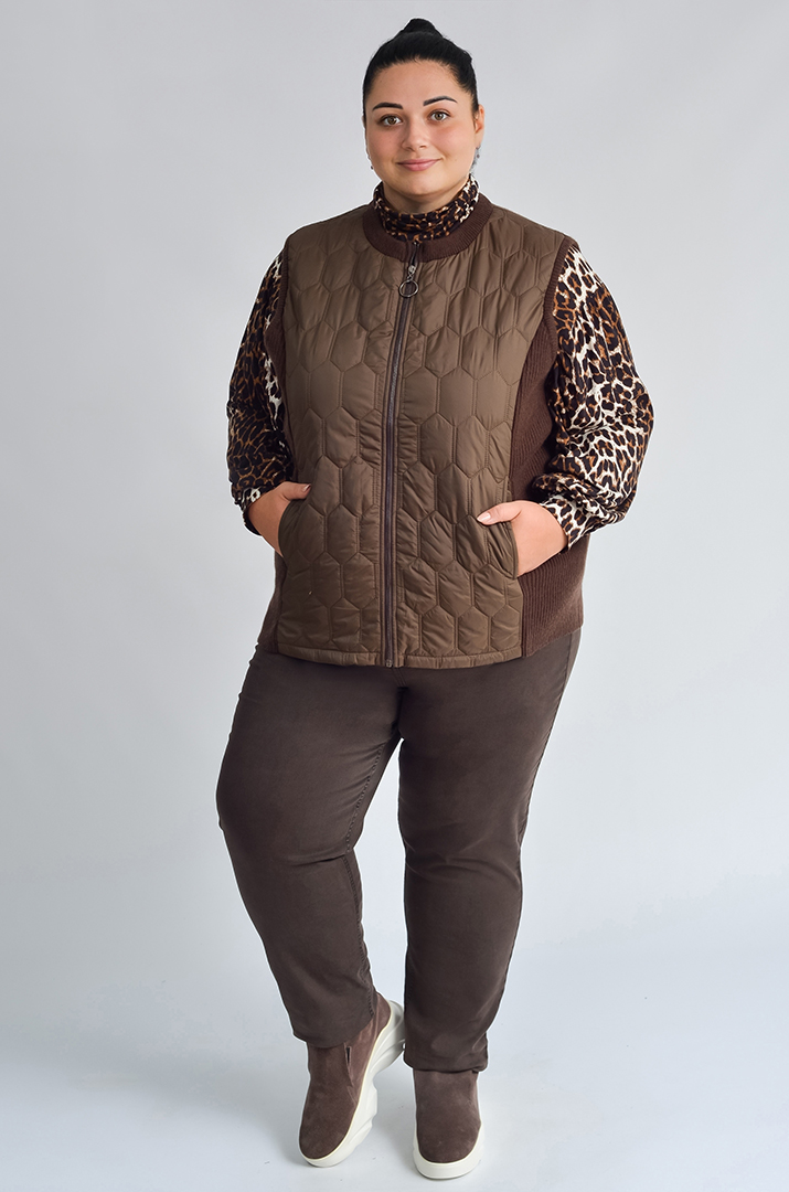 Жилет зі стьобаної плащівки з в’язаною спинкою великих розмірів