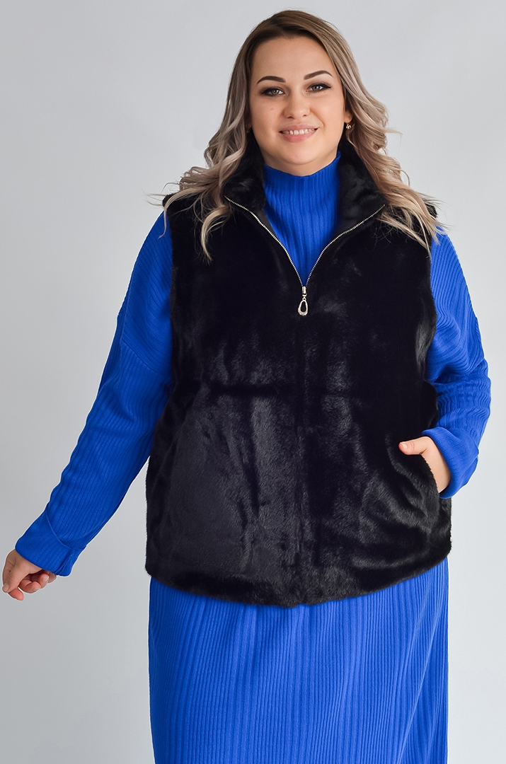 Класичний короткий жилет з екохутра великих розмірів