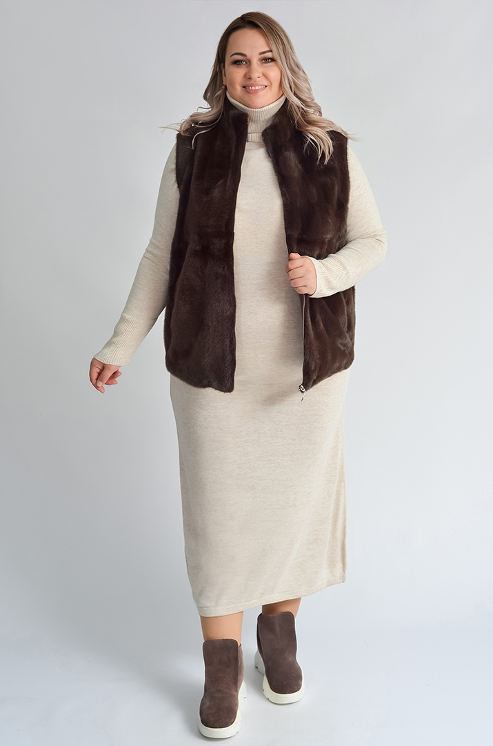 Класичний короткий жилет з екохутра великих розмірів