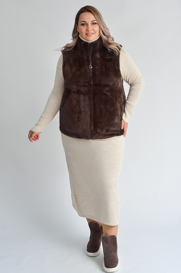 Класичний короткий жилет з екохутра великих розмірів