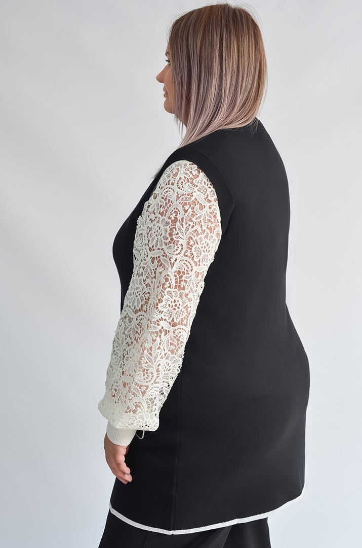 Жилет без рукавів з накладними кишенями великих розмірів