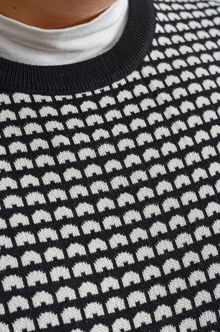 Короткий жилет з геометричним візерунком великих розмірів