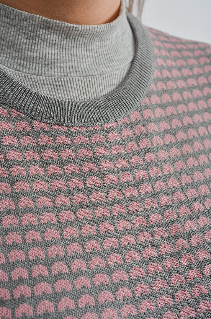 Короткий жилет з геометричним візерунком великих розмірів