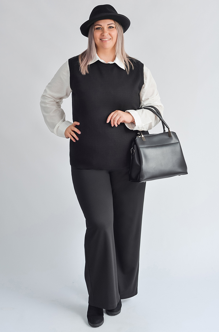 Класичний короткий жилет в чорному кольорі великих розмірів