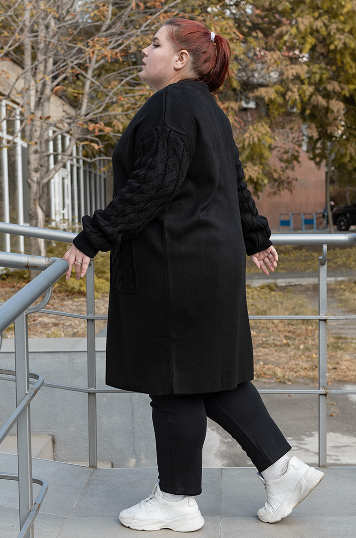 Кардиган довгий в'язаний з текстурними рукавами і кишенями супер батал