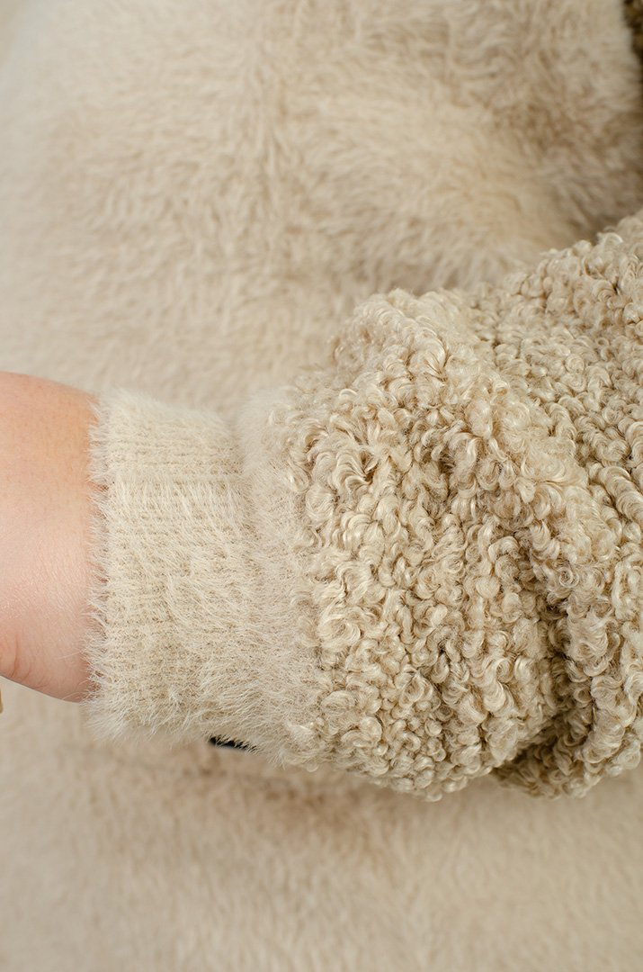 Кофта коротка зі штучного хутра великих розмірів