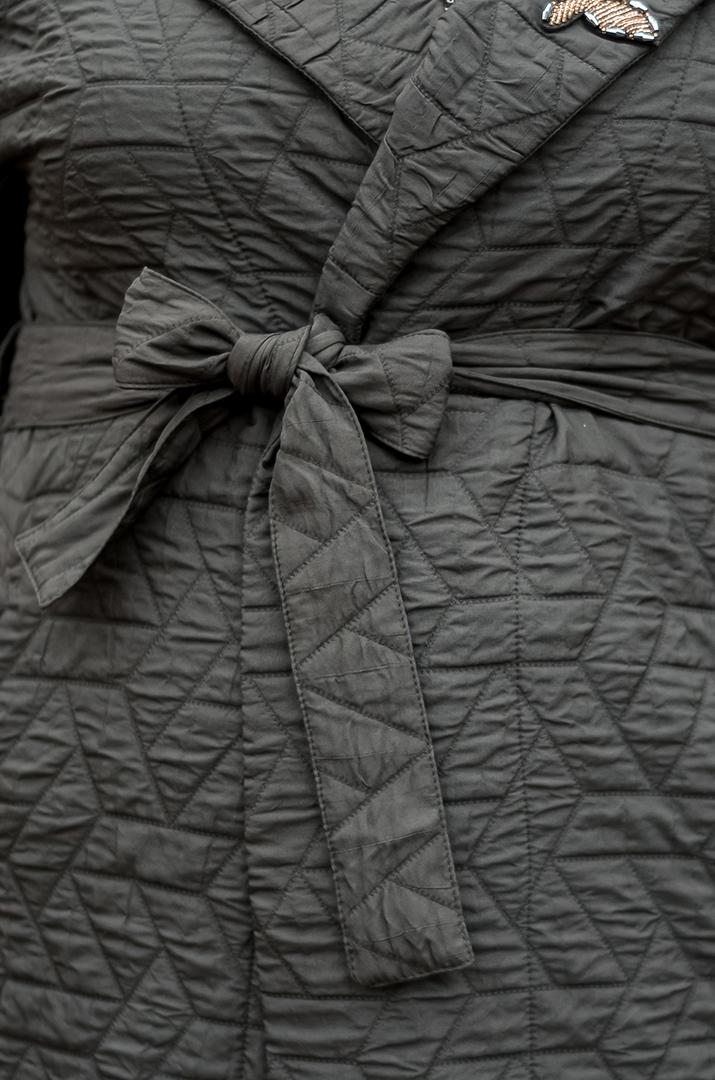 Довгий стьобаний кардиган з фактурною аплікацією великих розмірів