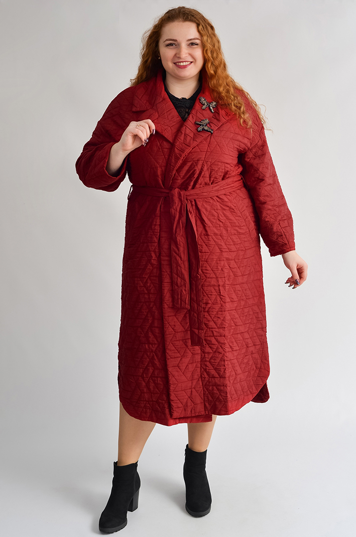 Длинный стеганый кардиган с фактурной аппликацией больших размеров