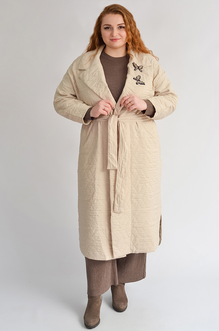 Длинный стеганый кардиган с фактурной аппликацией больших размеров