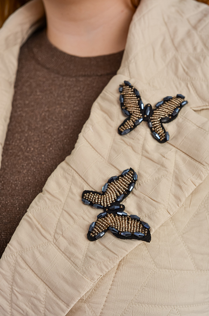 Длинный стеганый кардиган с фактурной аппликацией больших размеров