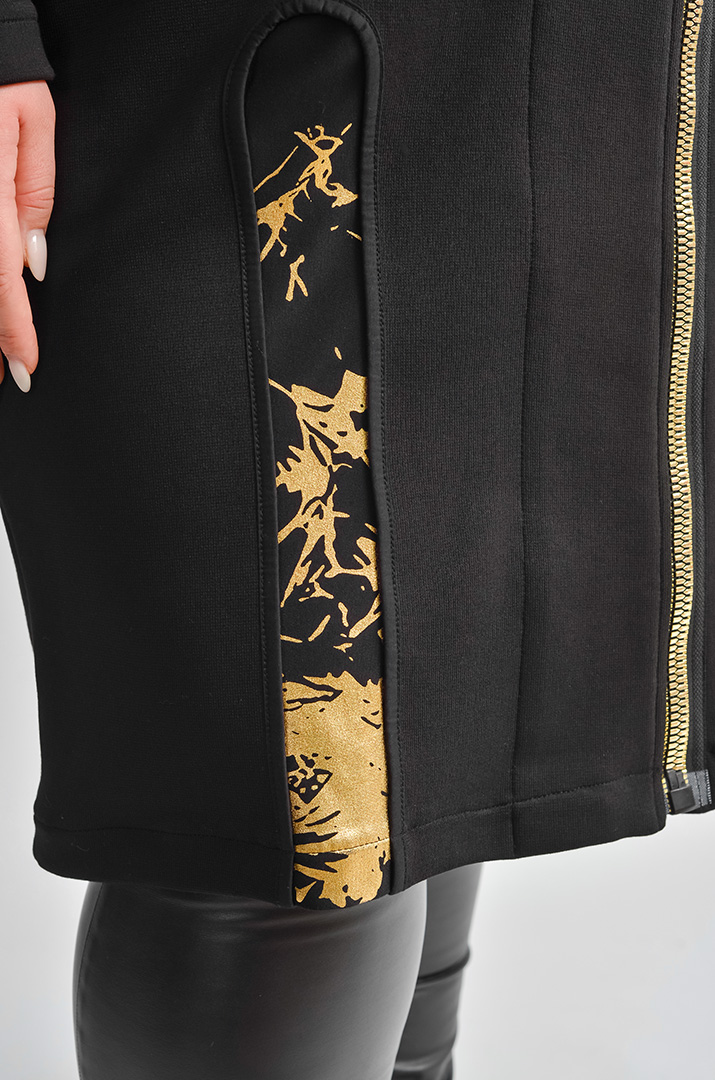 Чорний трикотажний кардиган із золотистими акцентами великих розмірів