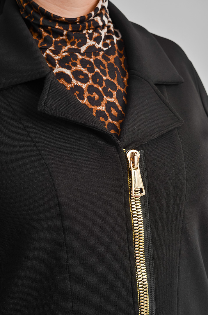 Чорний трикотажний кардиган із золотистими акцентами великих розмірів