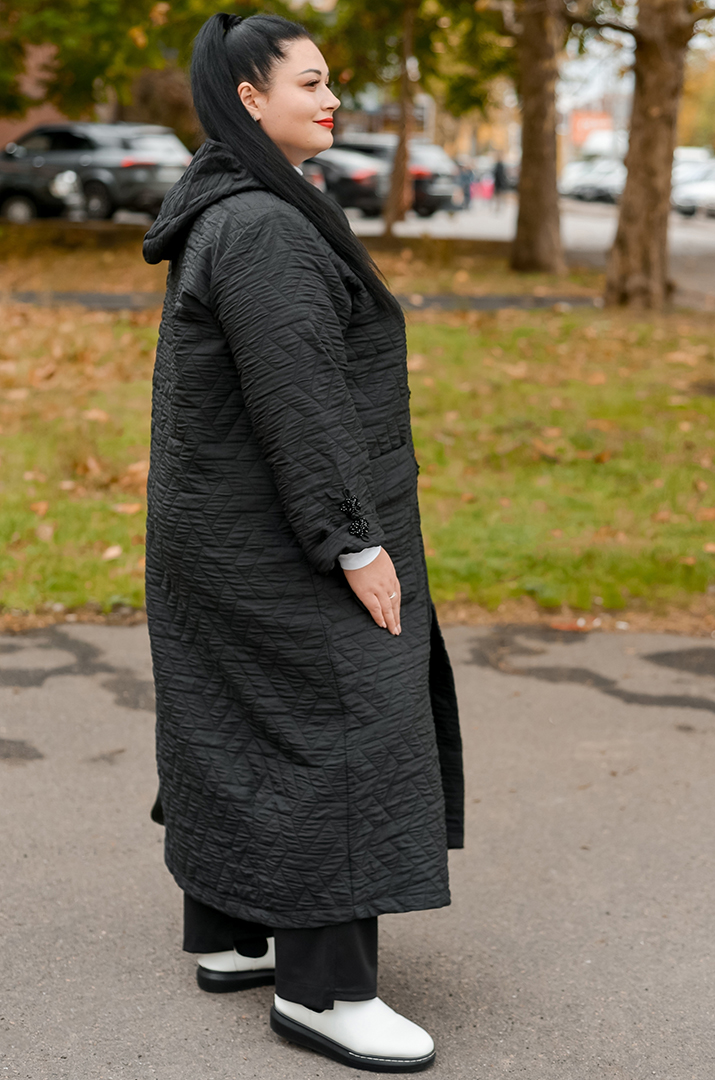 Довгий стьобаний кардиган з капюшоном та фігурними застібками великих розмірів