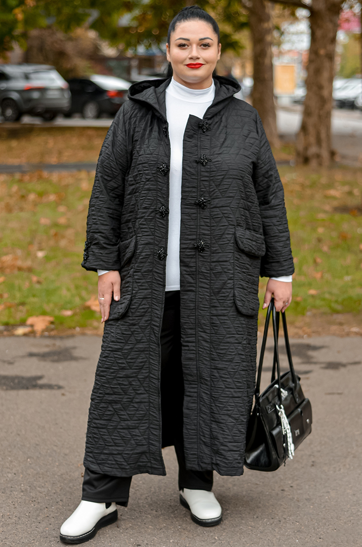 Довгий стьобаний кардиган з капюшоном та фігурними застібками великих розмірів