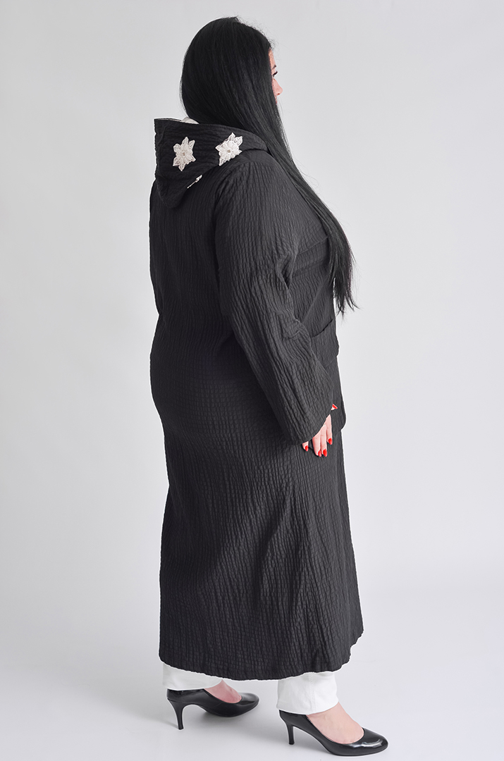 Кардиган довгий жатий з прикрасами і капюшоном великих розмірів