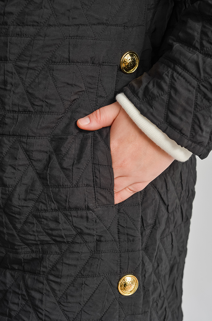 Кардиган з декоративною прикрасою та стьобаною фактурою великих розмірів