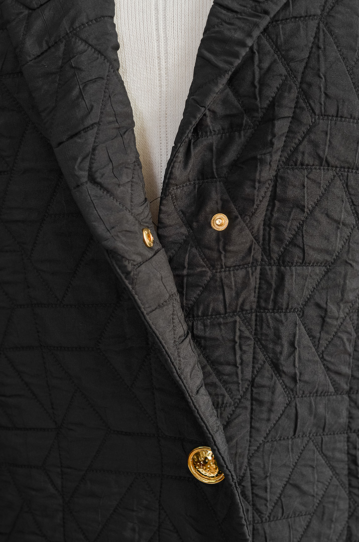 Кардиган з декоративною прикрасою та стьобаною фактурою великих розмірів