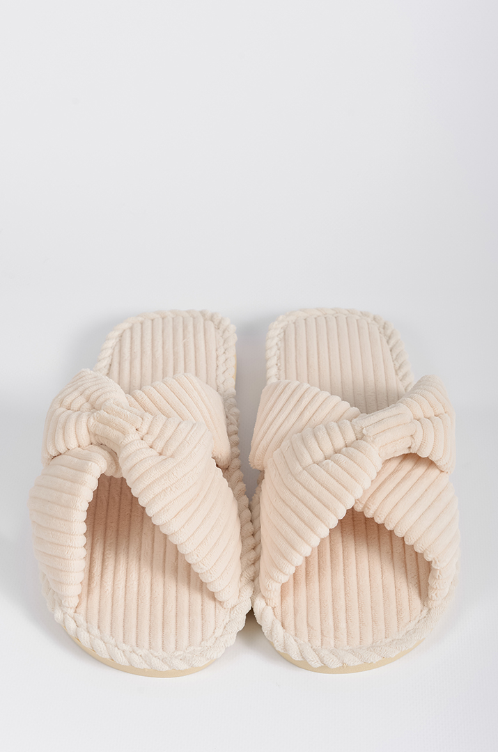 Кремові капці з декоративними смужками великих розмірів