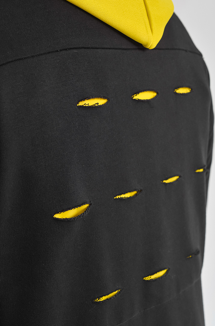 Чорний кардиган з контрастними світловідбивними елементами великих розмірів