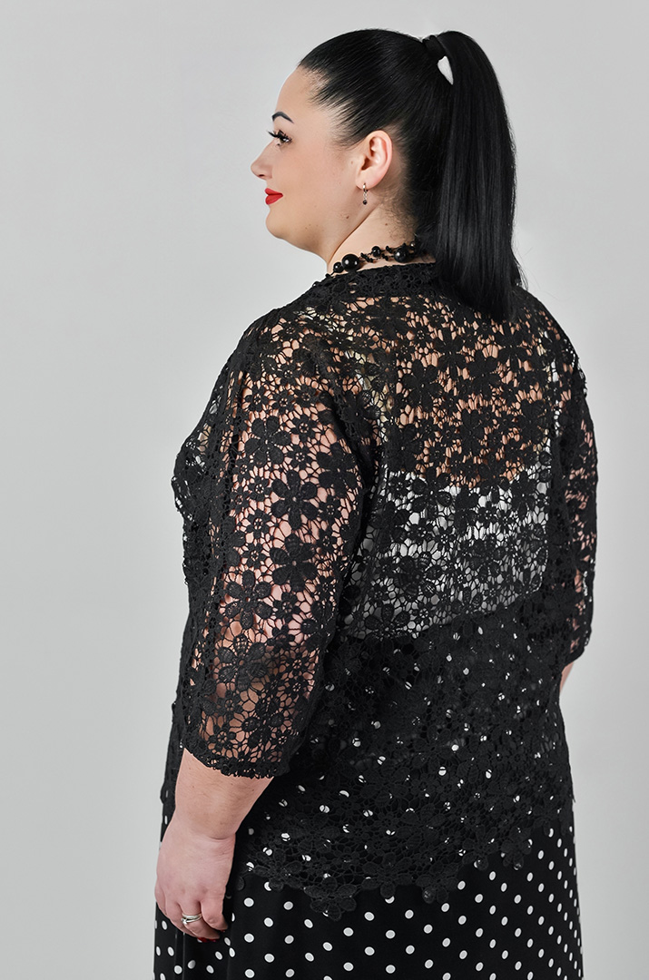 Кардиган короткий мереживний із декоративними кнопками великих розмірів