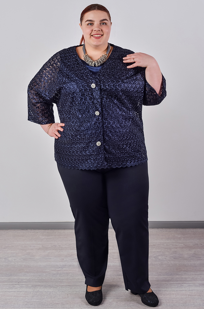 Короткий темно-синій кардиган з ажурного гіпюру великих розмірів
