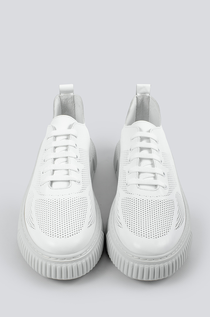 Білі кеди з перфорацією великих розмірів