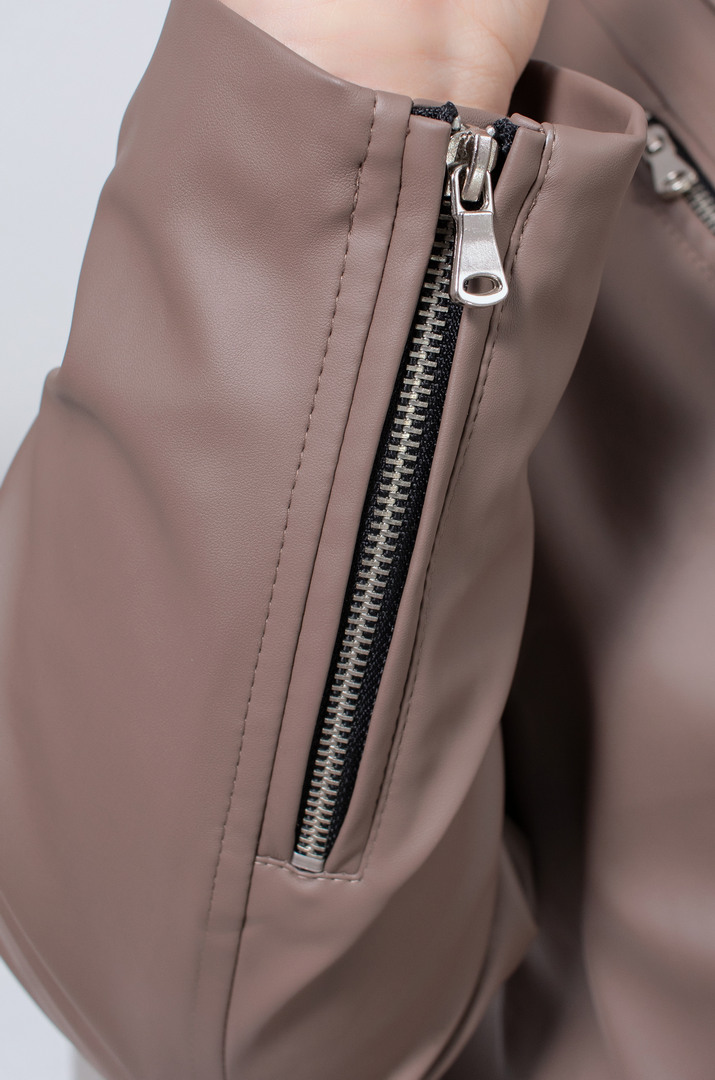 Косуха из эко-кожи в разных цветах супер батал