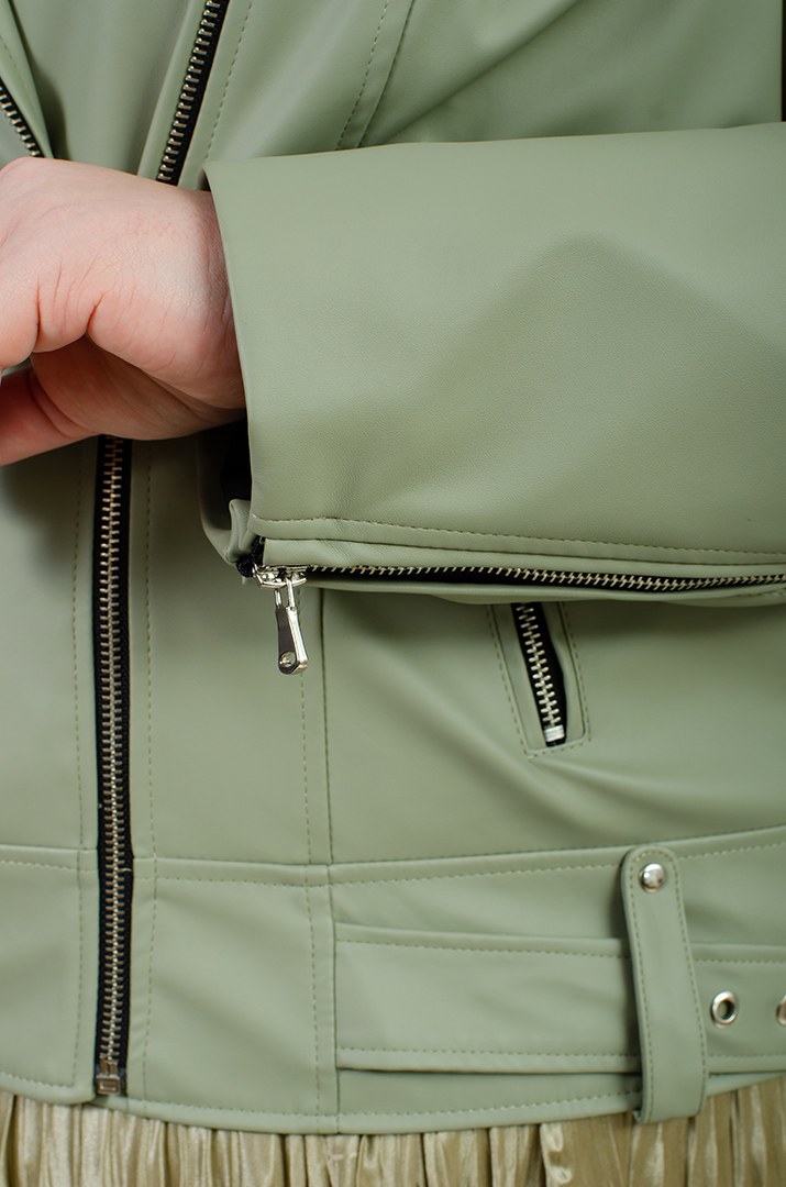 Косуха из эко-кожи в разных цветах супер батал