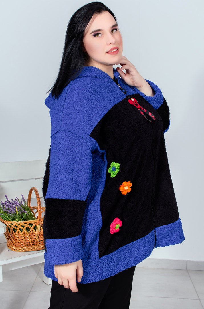 Кожушок з прикрасами квіти батал