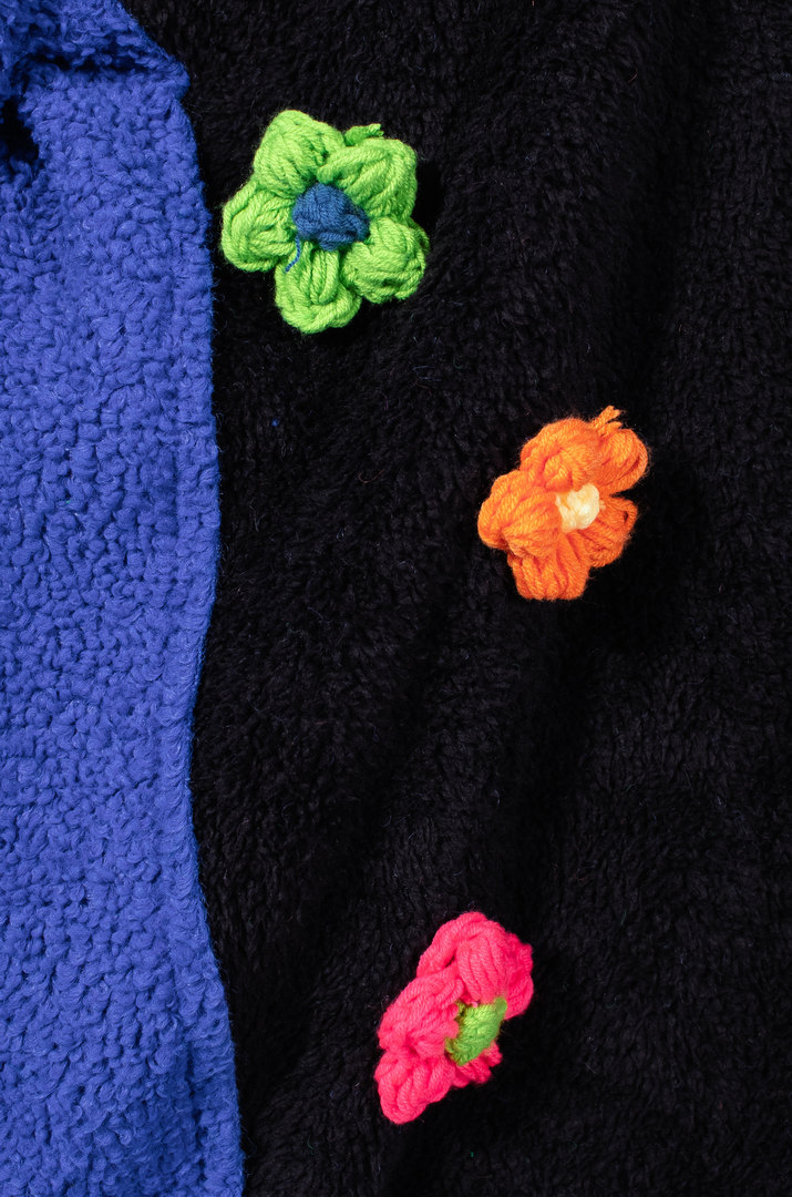 Кожушок з прикрасами квіти батал