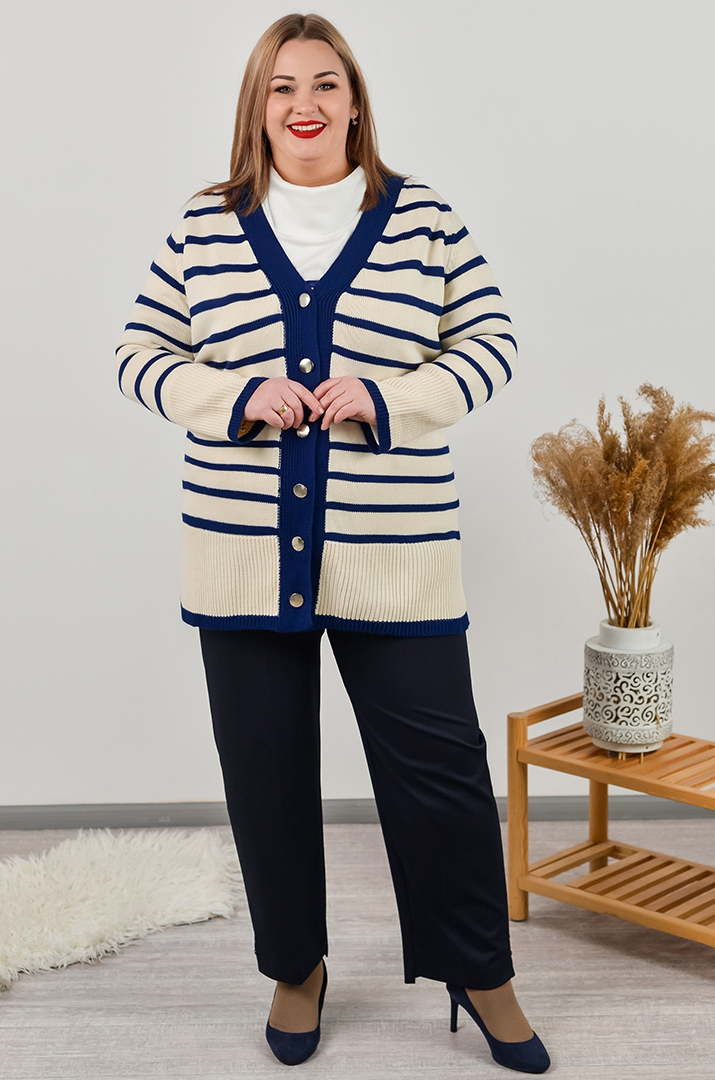 Вязаная кофта короткая в горизонтальную полоску больших размеров
