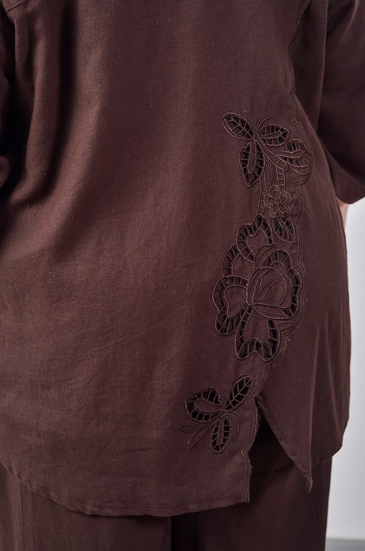 Костюм - брюки з декоративним вибитим орнаментом великих розмірів