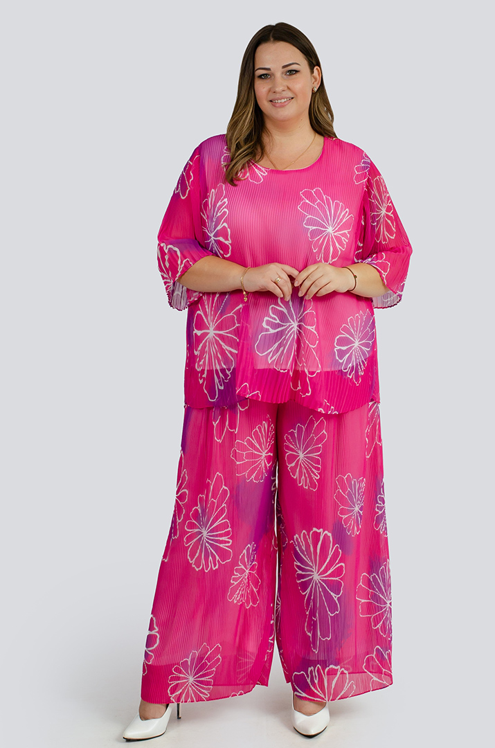 Брючний костюм із гофрованої тканини в принт великих розмірів