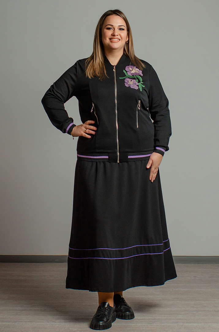 Костюм зі спідницею з вишитими квітами великих розмірів