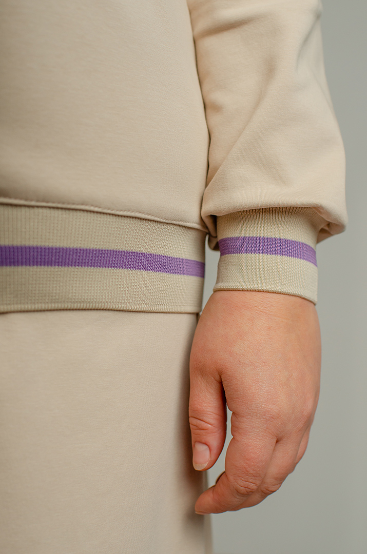 Костюм зі спідницею з вишитими квітами великих розмірів