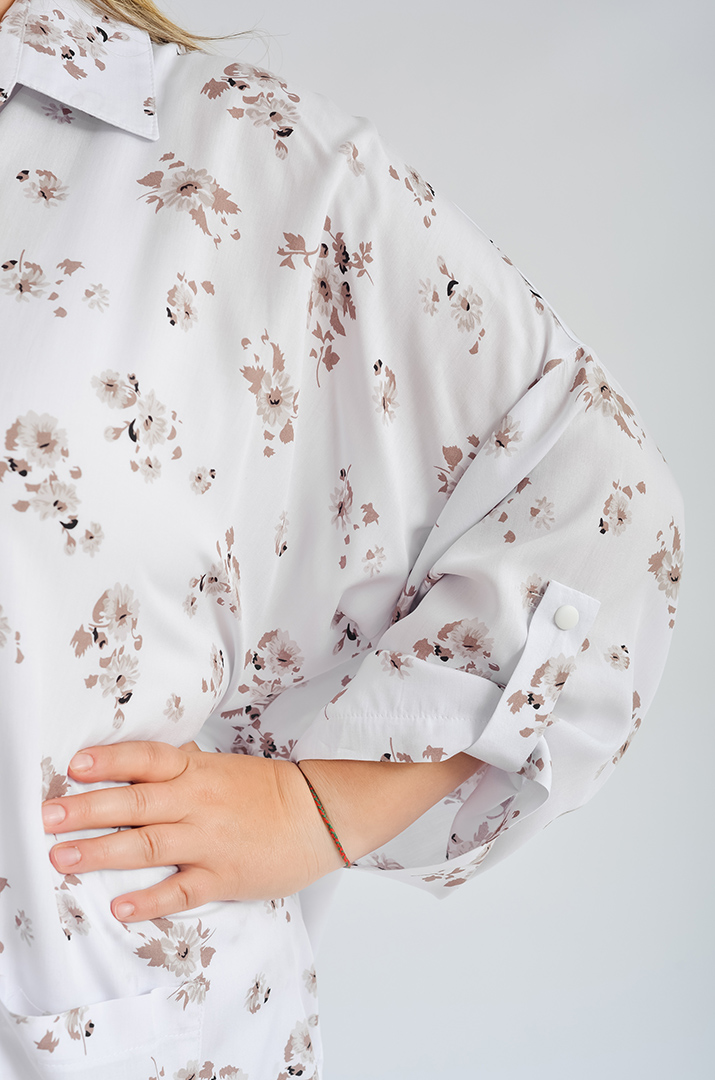 Костюм брючний в рослинний принт великих розмірів