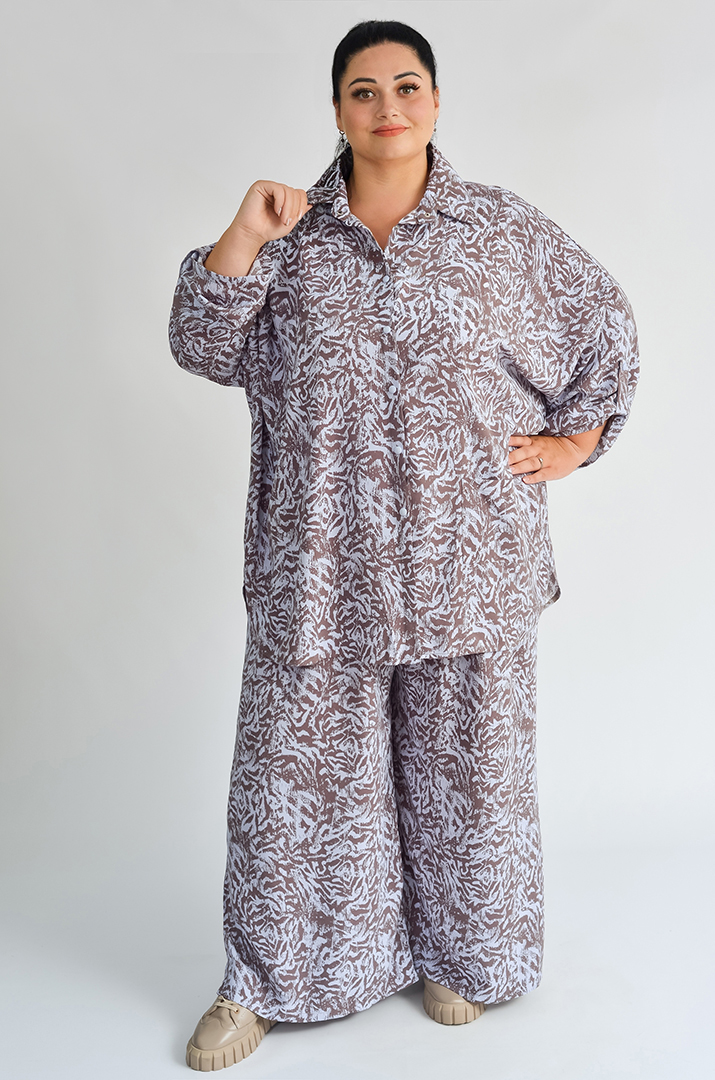 Костюм брючний в рослинний принт великих розмірів