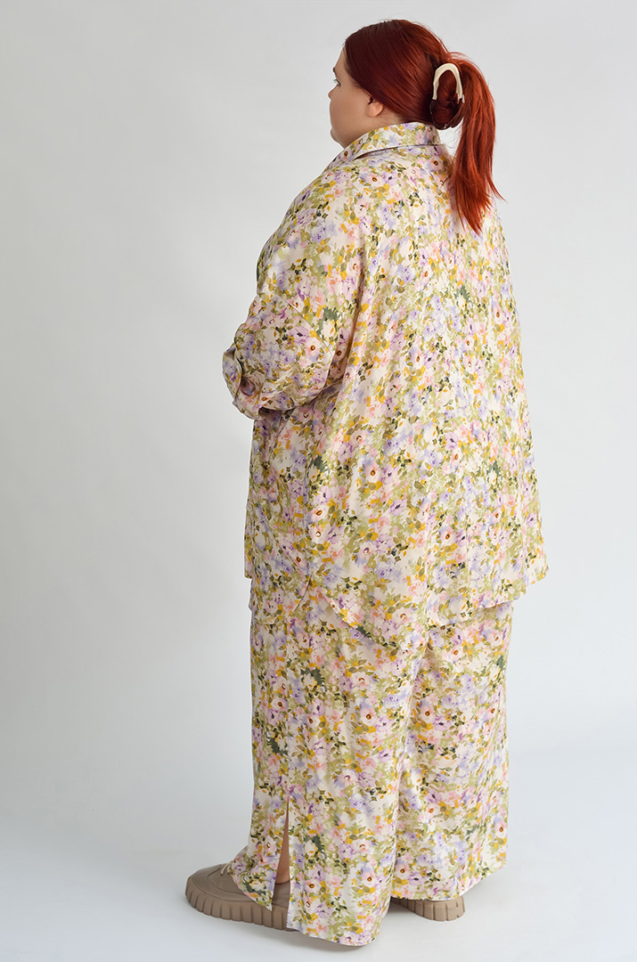 Костюм брючний в рослинний принт великих розмірів