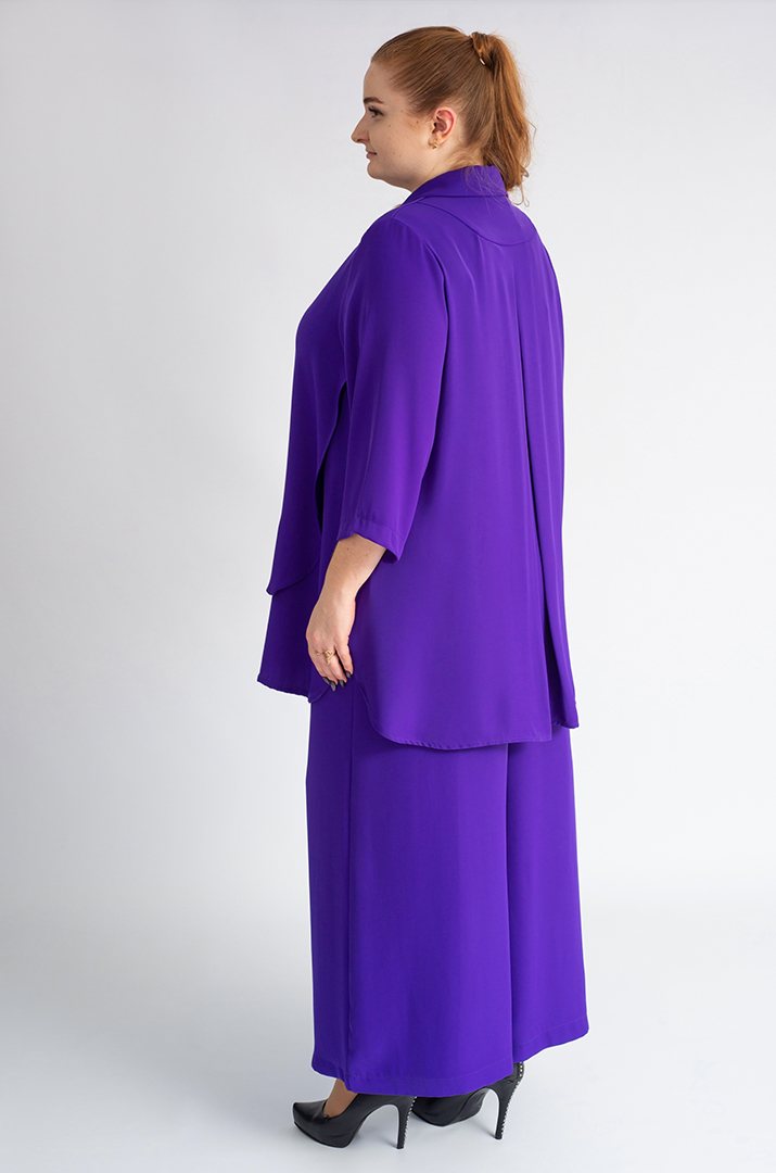 Брючный костюм с украшениями больших размеров