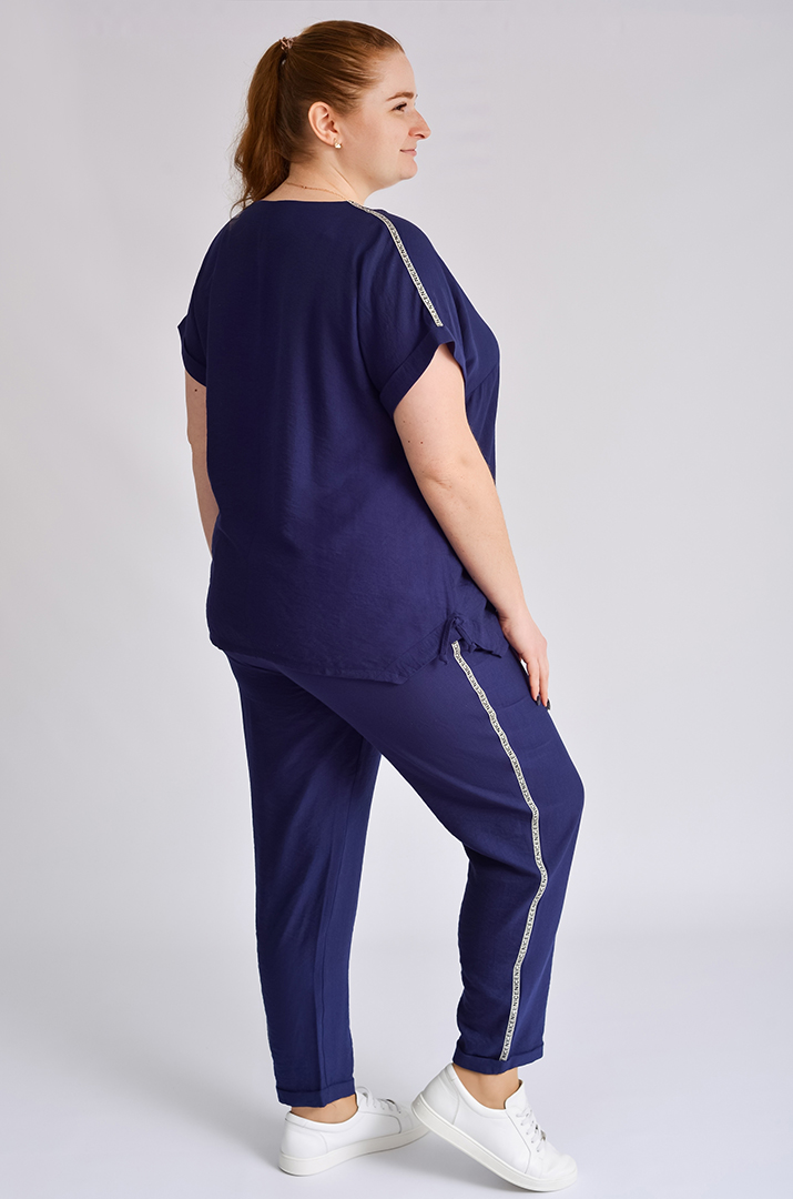 kostyum_z_bryukamy_iz_zhatky_velykyh_rozmiriv_44678_Pishna_Krasa Костюм з брюками із жатки великих розмірів