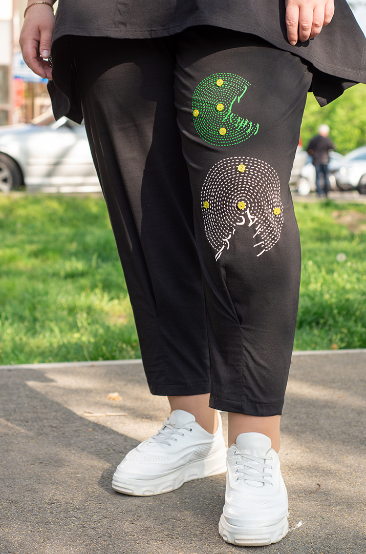 Костюм футболка+брюки зі стразами великих розмірів