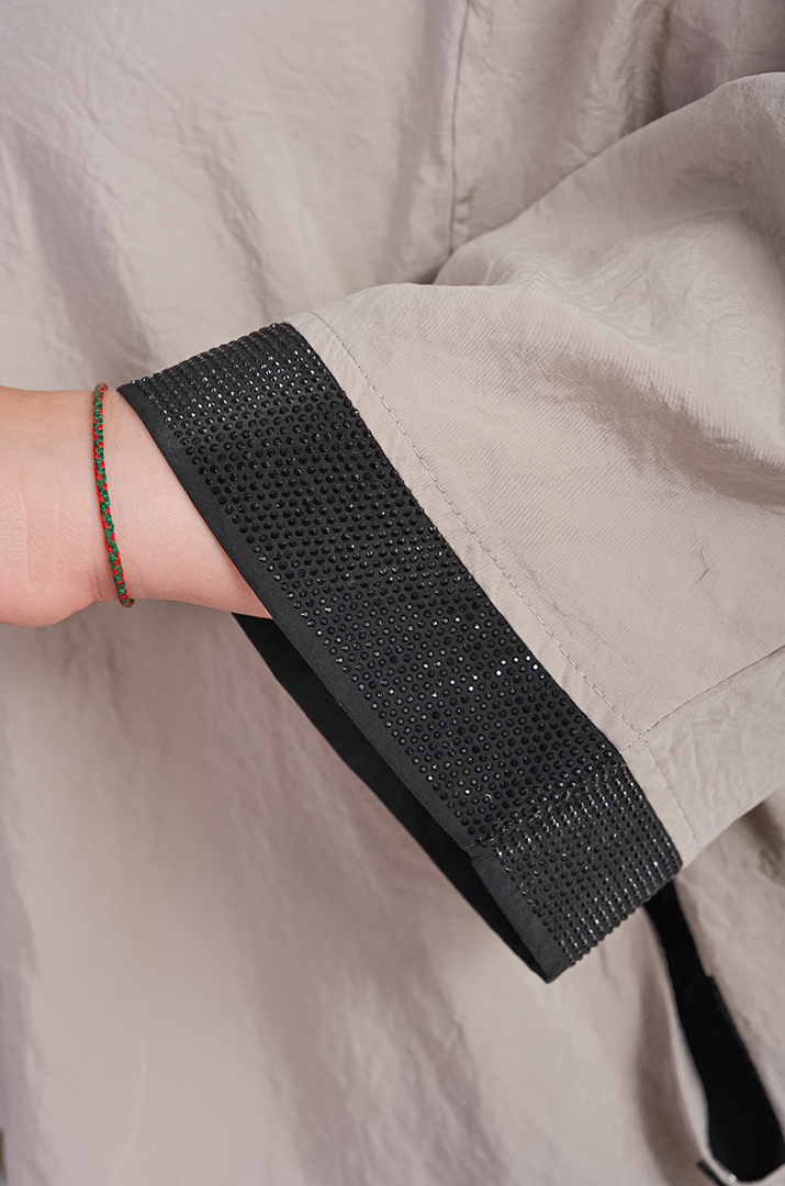 Костюм з брюками на кнопках зі стразами великих розмірів