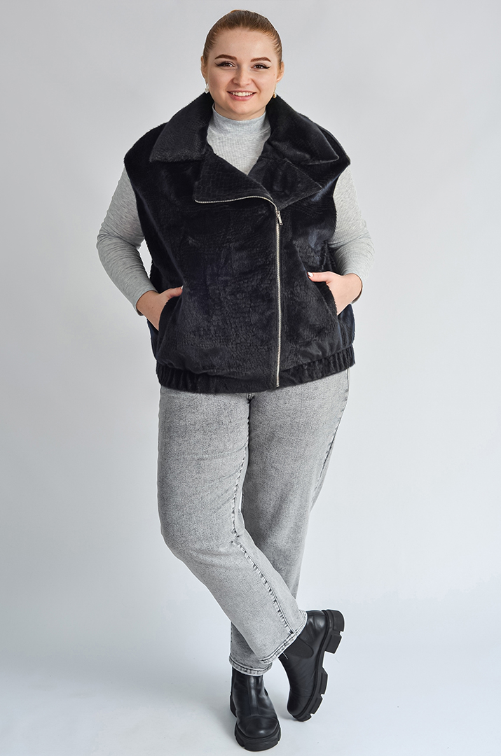 Чорна косуха з екохутра з відстібними рукавами великих розмірів