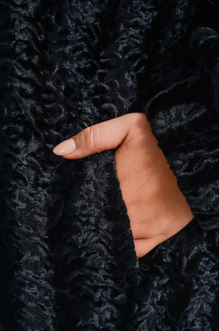 Косуха з екохутра з відстібними рукавами великих розмірів