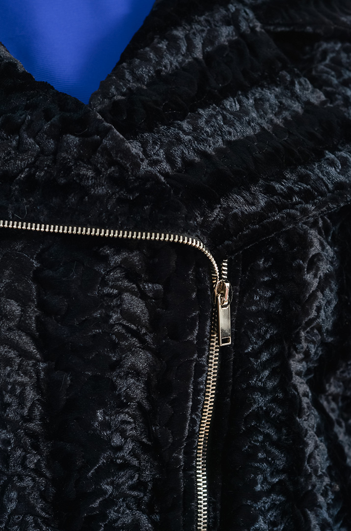 Косуха з екохутра з відстібними рукавами великих розмірів