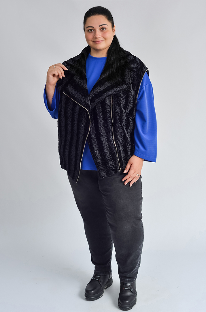 Косуха з екохутра з відстібними рукавами великих розмірів