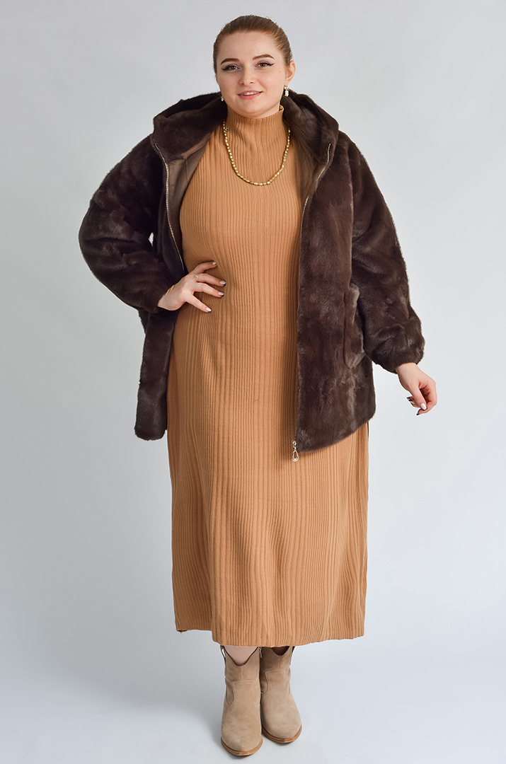 Шуба з екохутра прямого крою з капюшоном великих розмірів